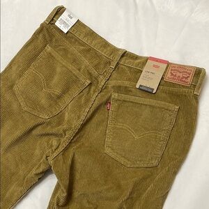 NWT Levi’s Mid Rise Relaxed Straight Corduroy “Low Pro” 90’s Women’s Pants 32x30